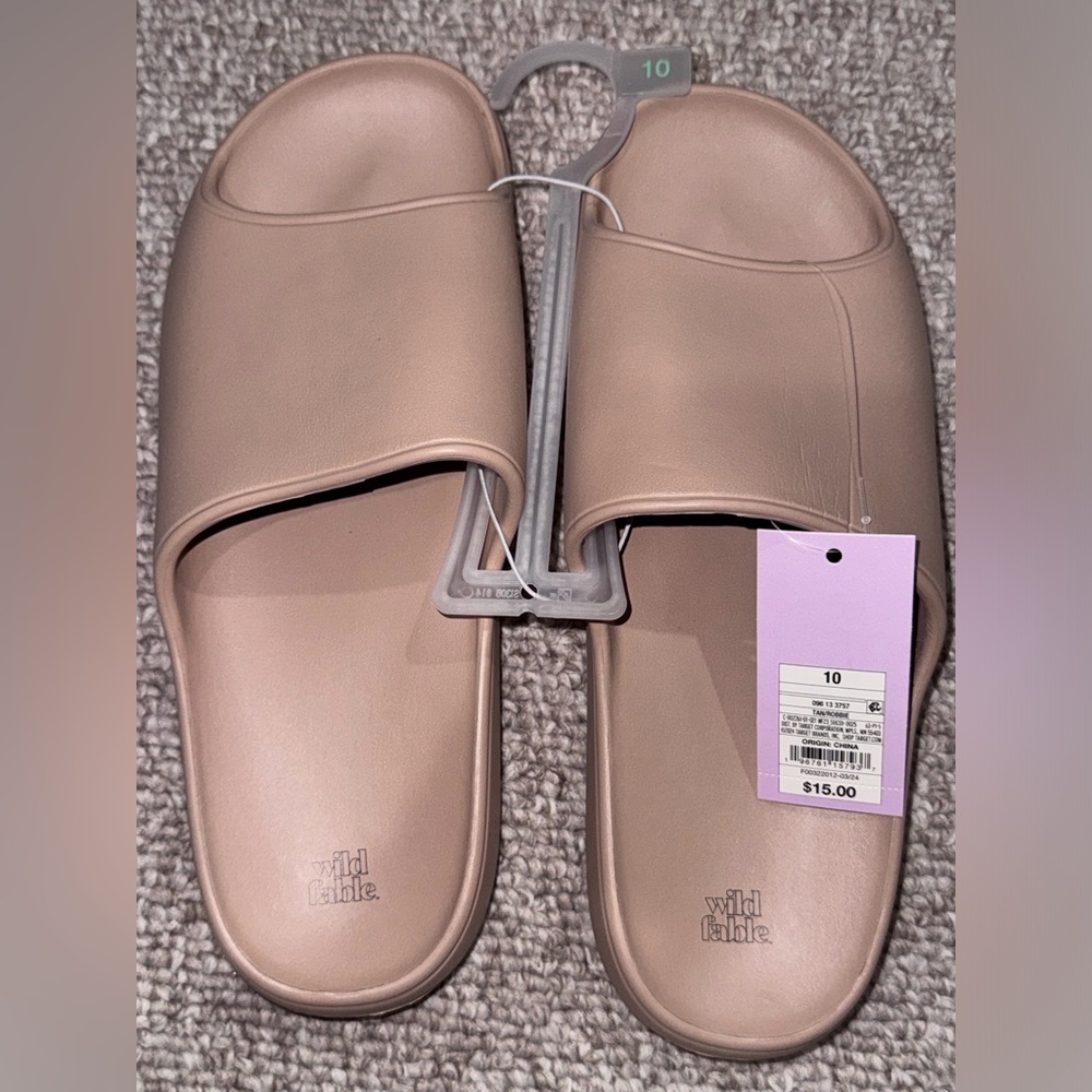 Wild Fable Tan Slides